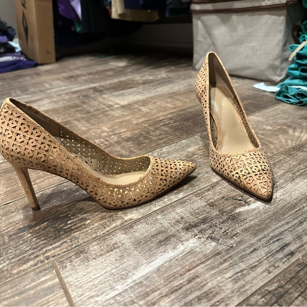 Ann Taylor 7.5 new without box